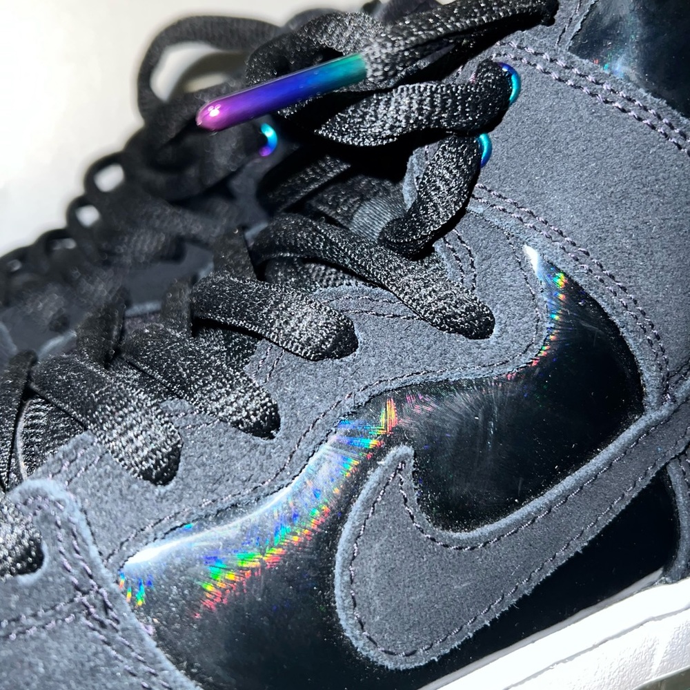 Size 6 Men’s- Nike Sb Zoom Dunk High Pro Iridescent (2017)